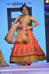 iniya-latest-photos-900-00160