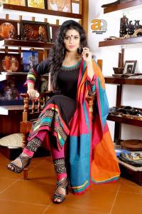 iniya-latest-photos16