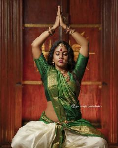 iniya latest photoshoot-001