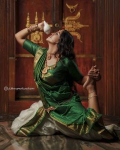 iniya latest photoshoot