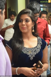 iniya-latest-pics-00290
