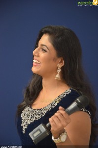 iniya-latest-pics-03777
