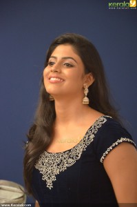 iniya-latest-pics-04080