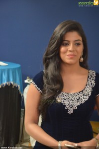 iniya-latest-pics-0457