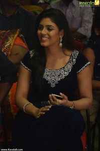iniya-latest-pics-04793
