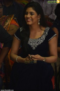 iniya-latest-pics-04879
