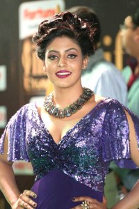 iniya-latest-pics-147-00188