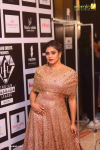 iniya-latest-pics-443-00134