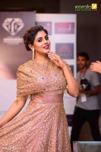 iniya-latest-pics-443-00652