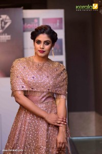 iniya-latest-pics-443-00756
