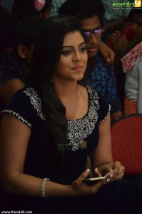 iniya-latest-pics86