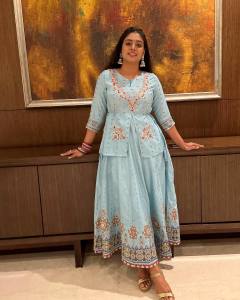 iniya-latest-pictures-001