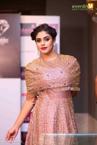 iniya-latest-pictures-234-00183