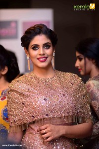 iniya-latest-pictures-234-00233