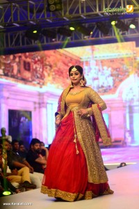 iniya-latest-pictures-234-00785