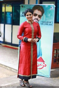 iniya-latest-pictures-35777