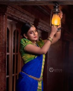 iniya latest stills-001