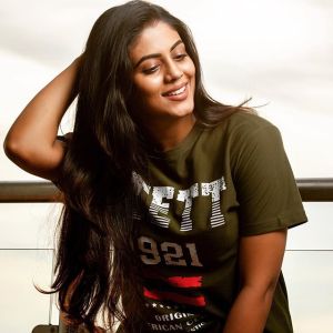 iniya latest stills-003