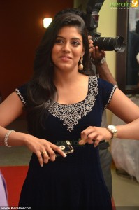 iniya-latest-stills-00530
