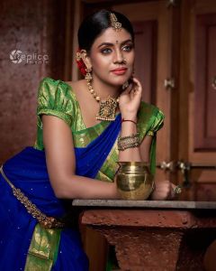 iniya latest stills