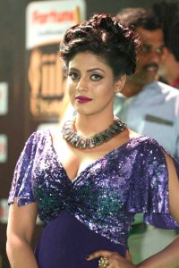 iniya-latest-stills-32016