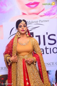 iniya-latest-stills-888-00426