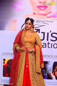 iniya-latest-stills-888-00598