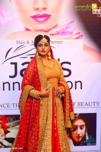 iniya-latest-stills-888-0064