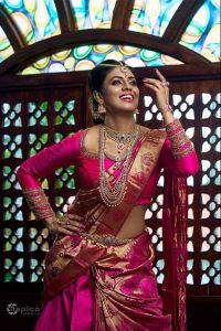 iniya new saree photos-001