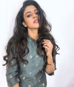 iniya photos gallery
