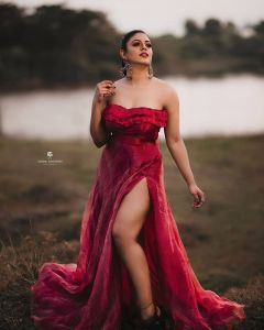 iniya-recent-photos-001