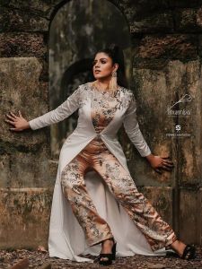 iniya-recent-photos-006