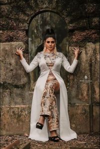 iniya-recent-photos-008