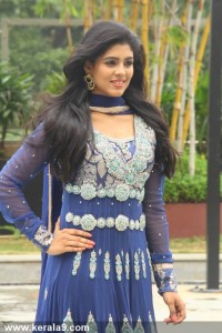 iniya-stills-00443