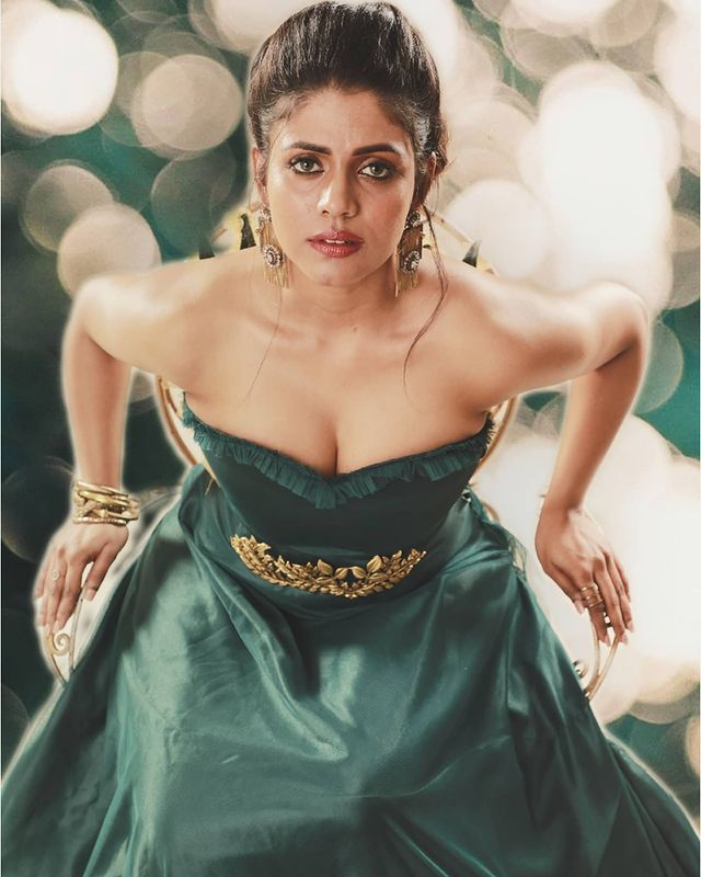 iniya-latest-photoshoot-in-modern-dress-004.jpg