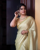 actress-iniya-in-saree-photos