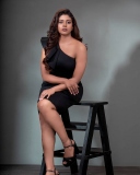 actress-iniya-latest-pictures-in-modern-dress-004