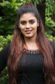 iniya-latest-images-097-00297