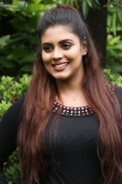 iniya-latest-photos-121-01568