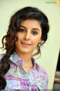 isha-talwar-hd-pics-00645
