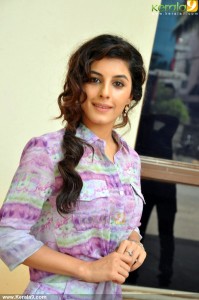 isha-talwar-hd-pics-00767