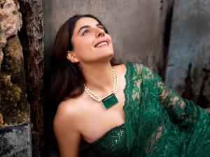 isha-talwar-in-green-outfits-from-milan-boutique-002