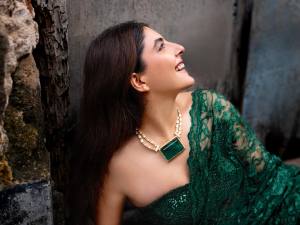 isha-talwar-in-green-outfits-from-milan-boutique-004