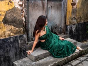 isha-talwar-in-green-outfits-from-milan-boutique-005