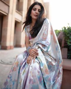 isha-talwar-in-latest-saree-style-photos-004