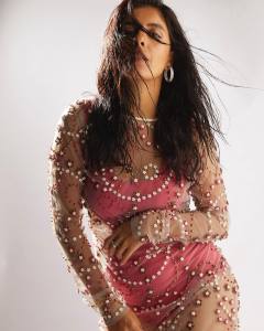 isha-talwar-latest-photoshoot-pictures-003