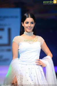 isha-talwar-latest-stills-600-00174