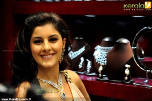 isha_talwar_new_stills-00151