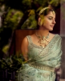 isha-talwar-an-intricate-hand-embroidery-adorn-organza-saree-001
