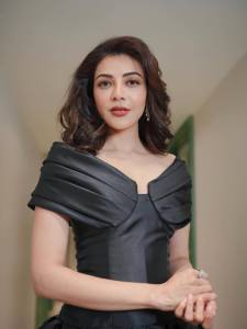 kajal-aggarwal-latest-photos-in-black-outfit-
